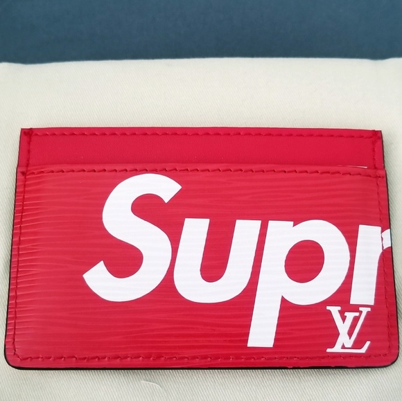 LV Supreme Card Holder - Picture 1 of 2